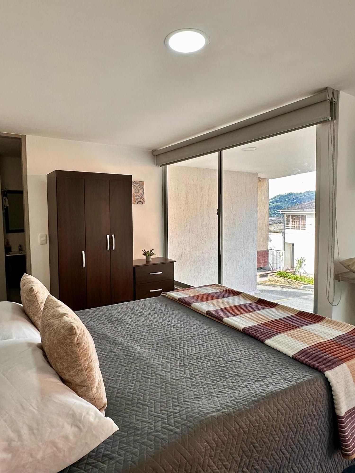 Apartamentos Comodos En Milan Zona G マニサレス エクステリア 写真